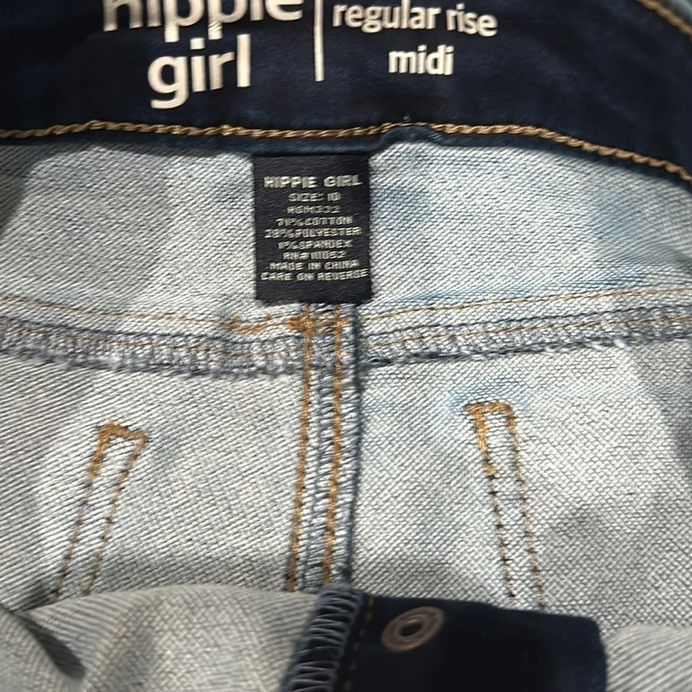 Nwt Hippie Girl midi adj waistband super soft stretch short. Size 10. All snaps